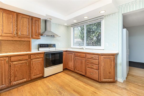 Interior, Kitchen, Recessed Lighting, Wood Texture Flooring