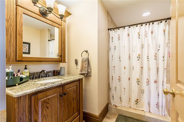 Bathroom, Interior, Recessed Lighting