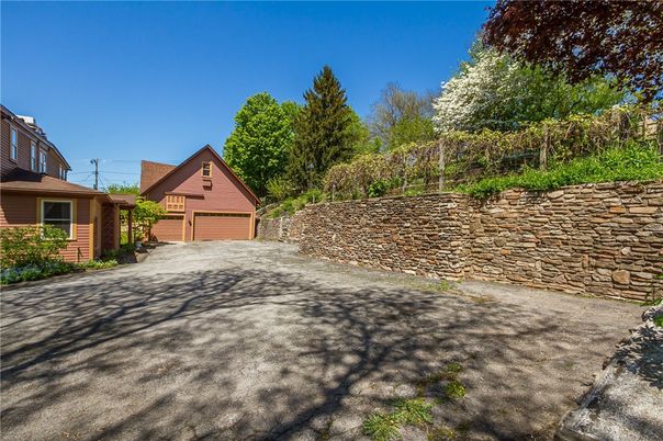 Detached Garage, Exterior