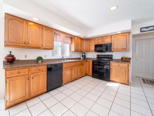Interior, Kitchen, Recessed Lighting
