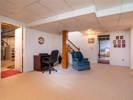 Home Office, Interior