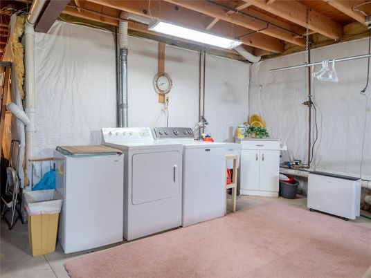 Interior, Washer, Wooden Beams