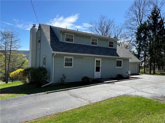 Exterior, Facade, Cape Cod