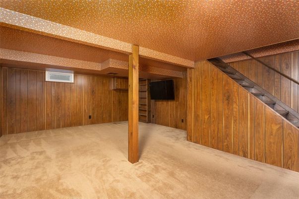Empty room, Interior, Wooden Beams, Wooden Walls