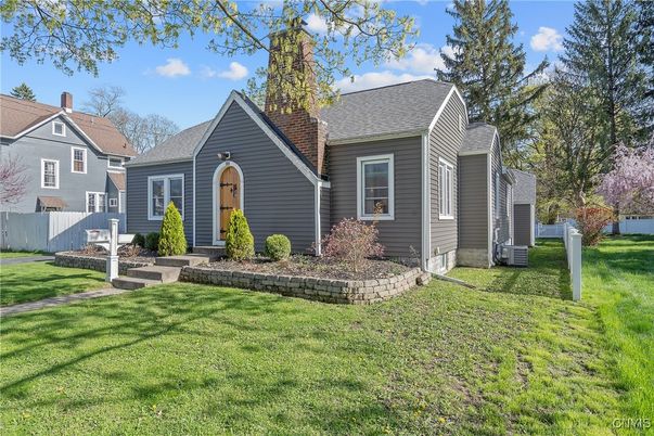 Backyard, Exterior, Facade, Cape Cod
