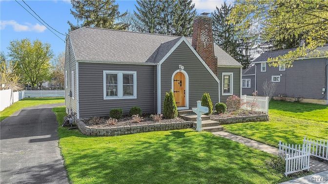 Backyard, Exterior, Facade, Cape Cod