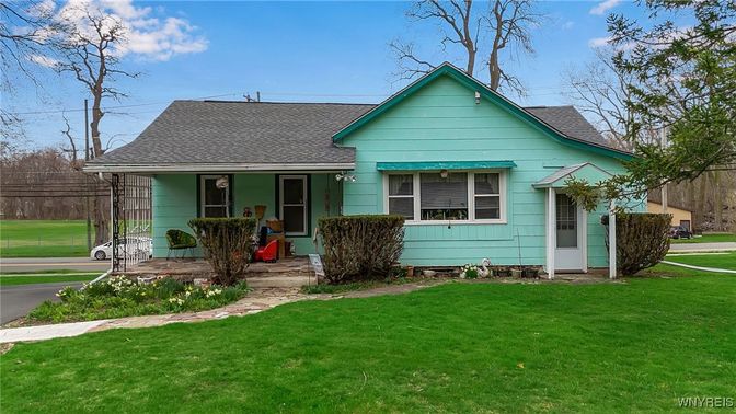 Backyard, Exterior, Facade, Ranch