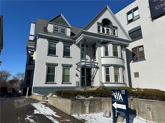 Exterior, Facade, Queen Anne Victorian