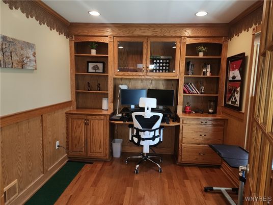 Home Office, Interior, Recessed Lighting, Wood Texture Flooring