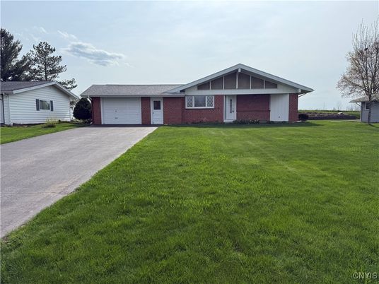 Attached, Exterior, Facade, Brick Facade, Ranch
