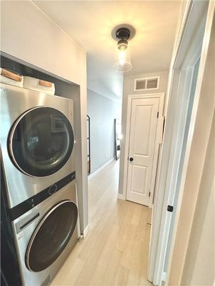 Interior, Utility Closets, Washer, Wood Texture Flooring