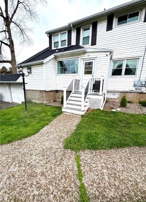 Attached, Backyard, Exterior, Facade, Rowhouse