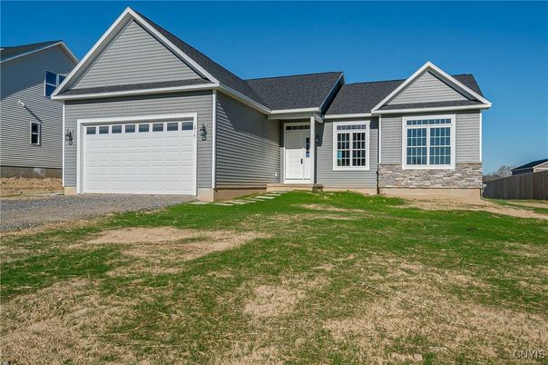 Attached, Exterior, Facade, Ranch
