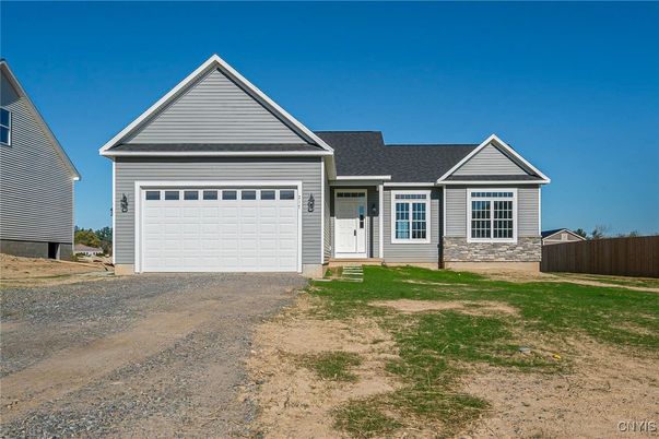 Attached, Exterior, Facade, Ranch