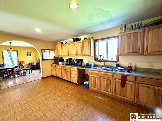 Dining room, Interior, Kitchen, Pendant Lights, Recessed Lighting, Wood Texture Flooring
