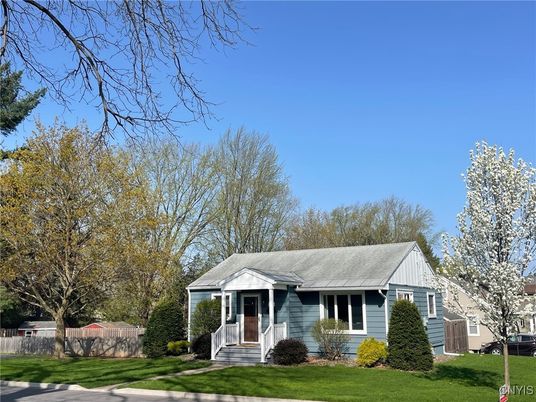 Backyard, Exterior, Facade, Cape Cod