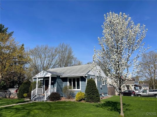 Backyard, Exterior, Facade, Cape Cod