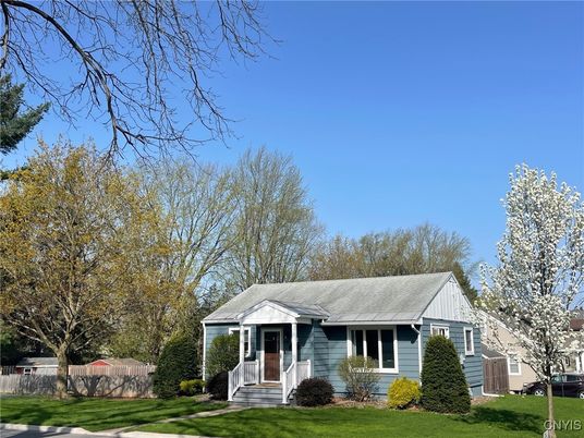 Backyard, Exterior, Facade, Cape Cod