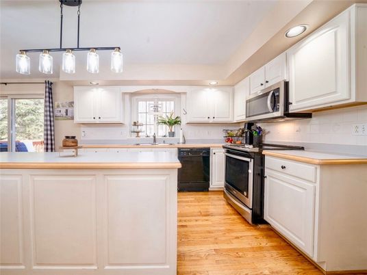 Interior, Kitchen, Pendant Lights, Recessed Lighting, Wood Texture Flooring
