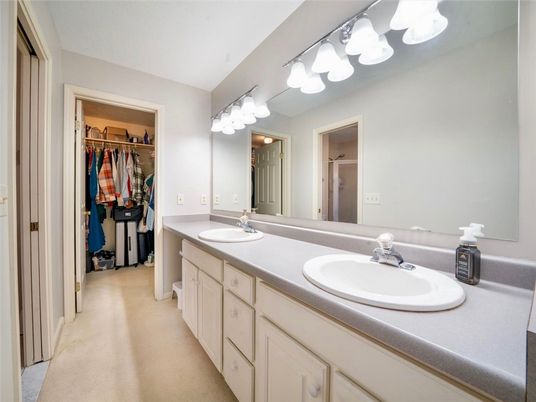 Bathroom, Dual Sink Vanities, Interior