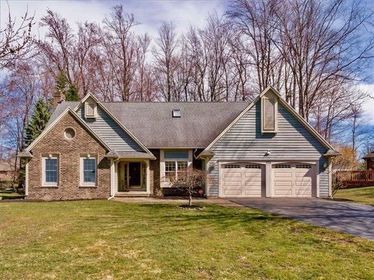 Attached, Exterior, Facade, Brick Facade, Ranch