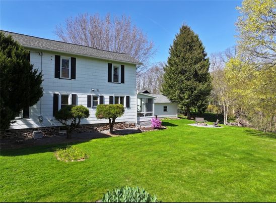 Backyard, Exterior, Facade, Raised Ranch