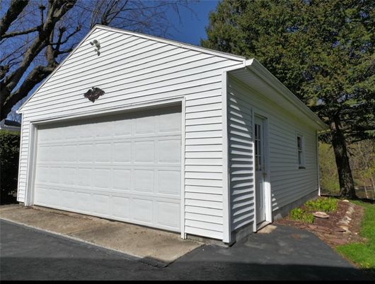 Detached Garage, Exterior