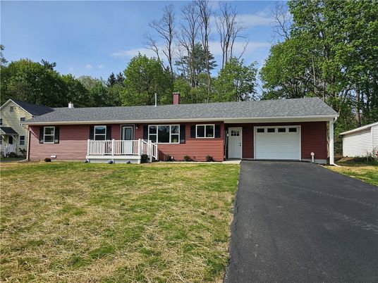 Attached, Exterior, Facade, Ranch
