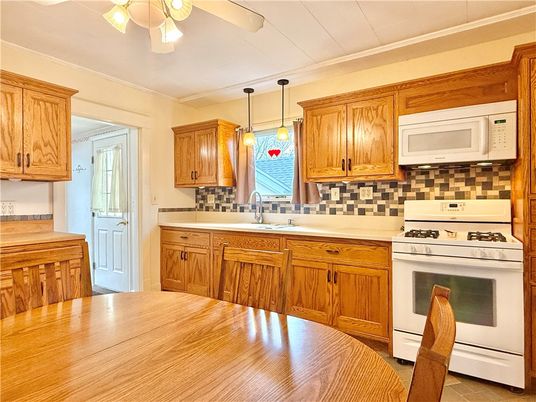 Interior, Kitchen, Pendant Lights, Wood Texture Flooring
