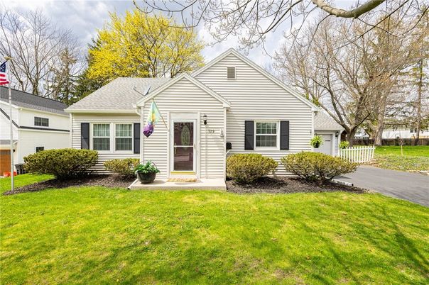 Backyard, Exterior, Facade, Cape Cod