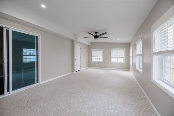 Empty room, Interior, Recessed Lighting