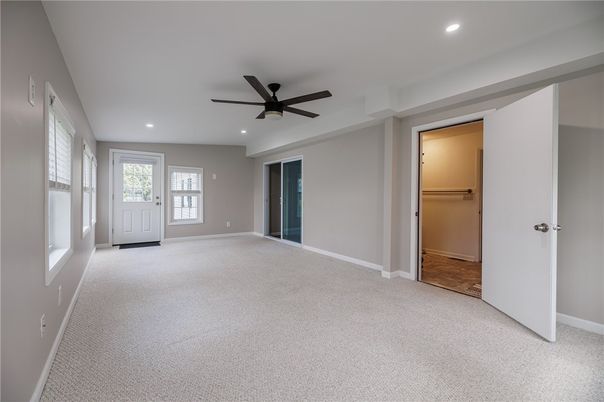 Empty room, Interior, Recessed Lighting