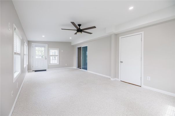 Empty room, Interior, Recessed Lighting