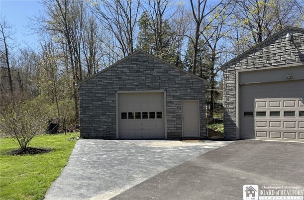 Detached Garage, Exterior