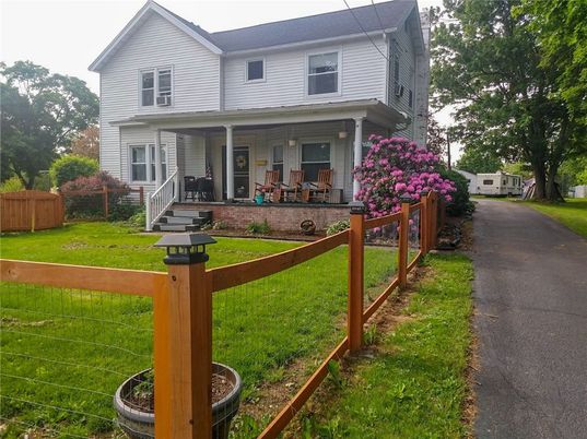 Backyard, Exterior, Facade, Queen Anne Victorian