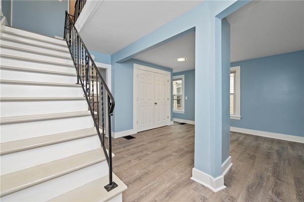 Interior, Recessed Lighting, Wood Texture Flooring