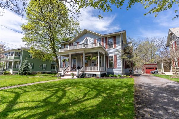 Exterior, Facade, Queen Anne Victorian