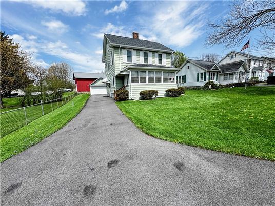 Backyard, Exterior, Facade, Queen Anne Victorian