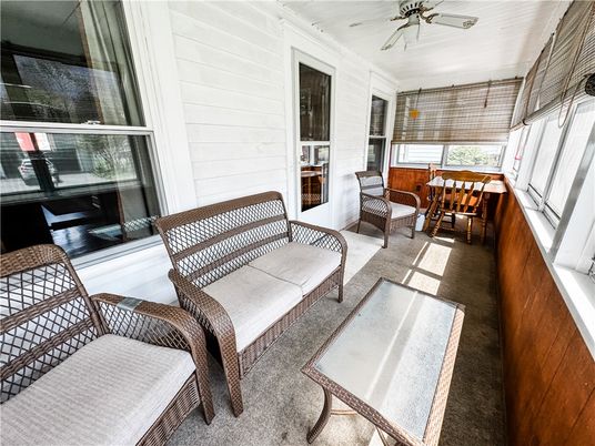 Dining room, Interior