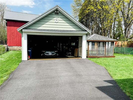Detached Garage, Exterior