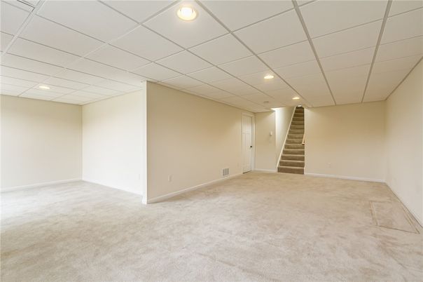 Empty room, Interior, Recessed Lighting