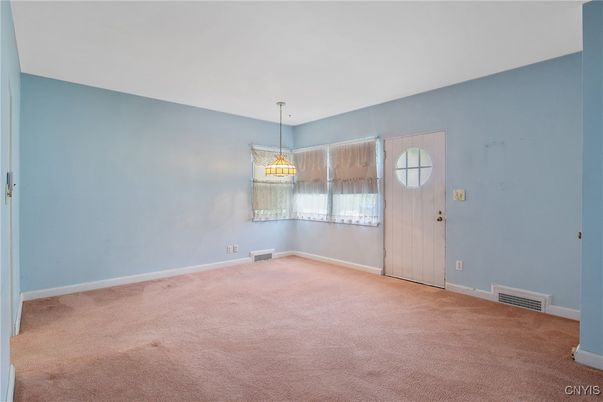 Empty room, Interior, Pendant Lights