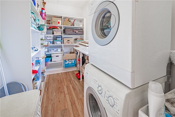 Interior, Utility Closets, Washer, Wood Texture Flooring