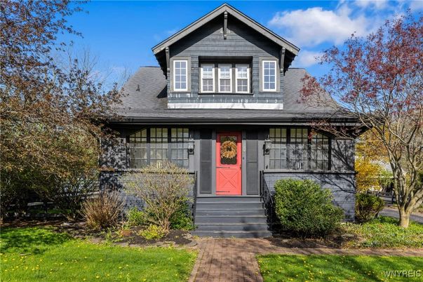 Exterior, Facade, American Craftsman