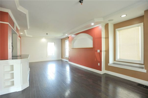 Empty room, Interior, Recessed Lighting, Wood Texture Flooring
