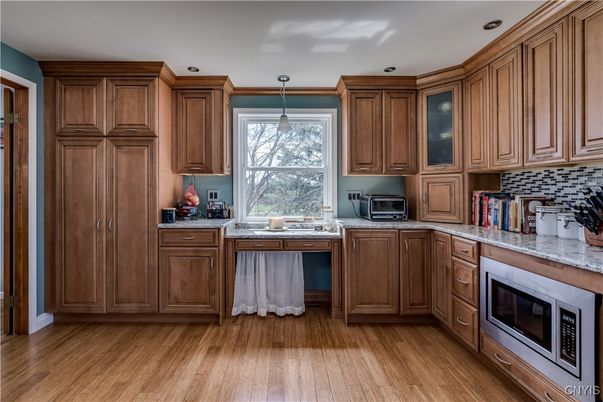 Interior, Kitchen, Pendant Lights, Wood Texture Flooring