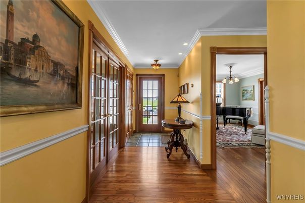Interior, Piano, Recessed Lighting, Wood Texture Flooring