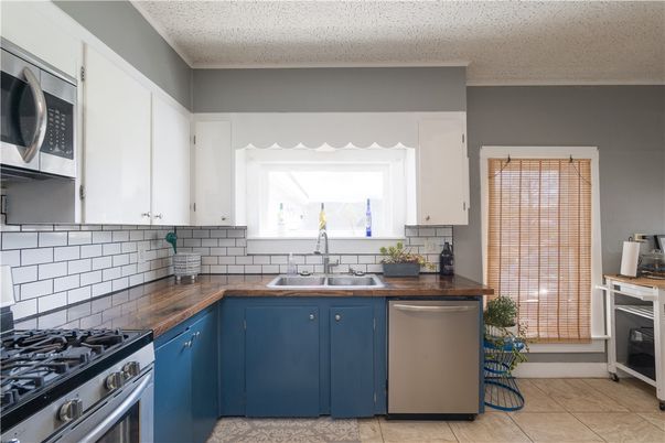 Interior, Kitchen, Stainless Steel Appliances