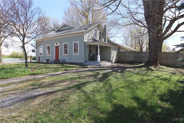 Backyard, Exterior, Facade, American Foursquare