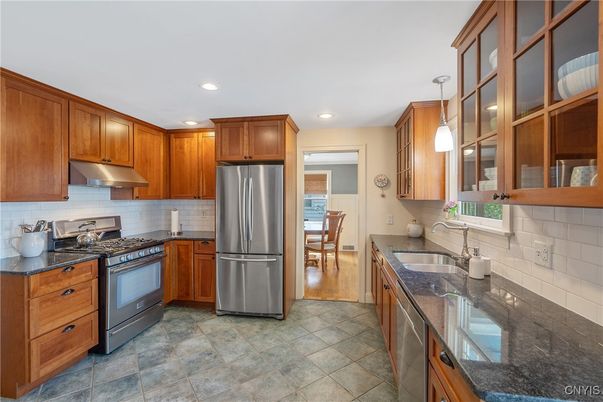 Dining room, Interior, Kitchen, Pendant Lights, Recessed Lighting, Stainless Steel Appliances